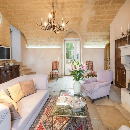 Feriehus 16th-century Manor In A Village Near Uzes