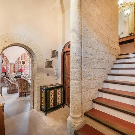 16th-century Manor In A Village Near Uzes Saint-Siffret