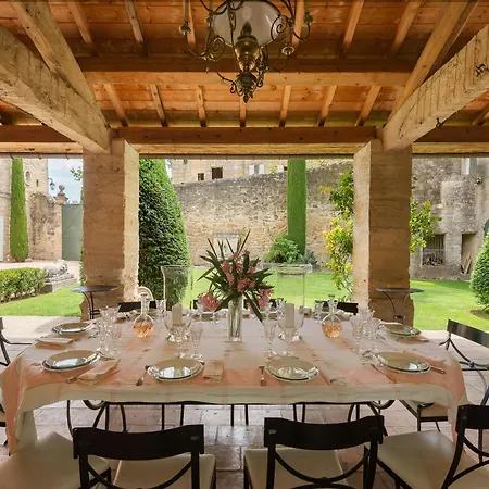 16th-century Manor In A Village Near Uzes * Saint-Siffret