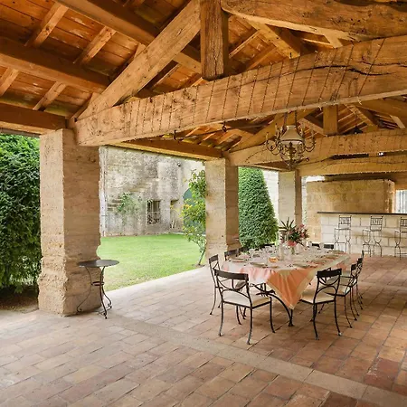 16th-century Manor In A Village Near Uzes Saint-Siffret