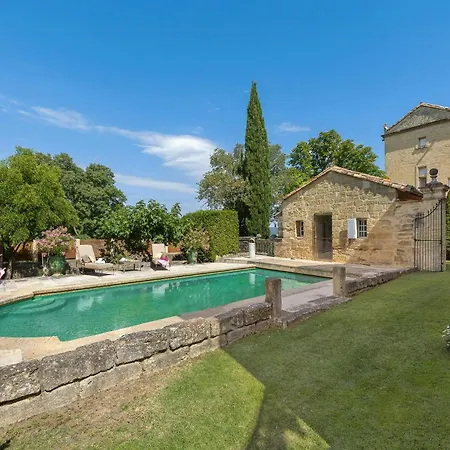 Feriehus 16th-century Manor In A Village Near Uzes